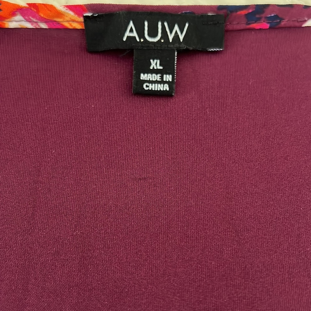 A.U.W maroon floral short sleeve blouse - Picture 3 of 4